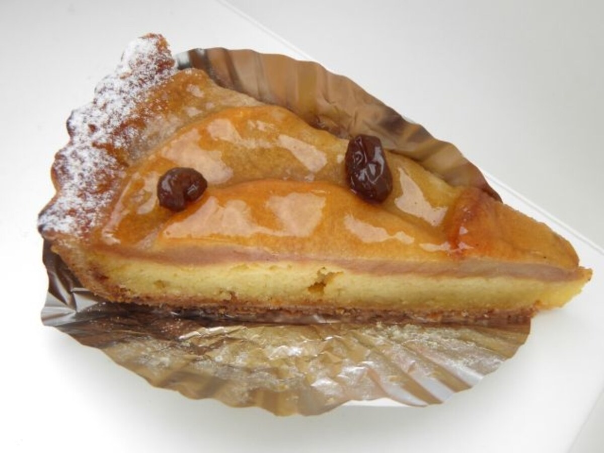 「パティスリー レザネフォール」の「タルトノルマンディーズ」（380円）