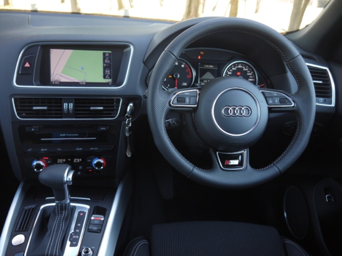 アウディQ5インパネ