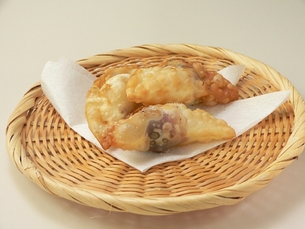 残った団子をおいしくリメイク！ 揚げ団子餃子