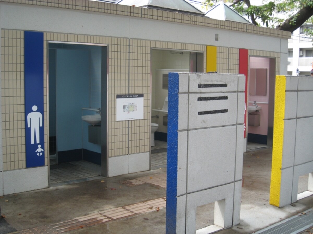 公園のトイレ