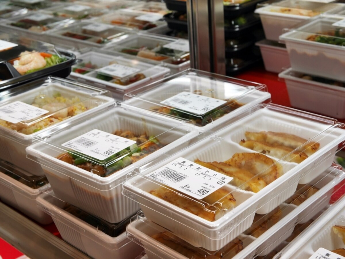 重慶餃子はCIAL桜木町1階にあるショップ「GIFT & DELI」でも購入（テイクアウト）できます。営業時間は10:00～21:00（2017年7月7日撮影）