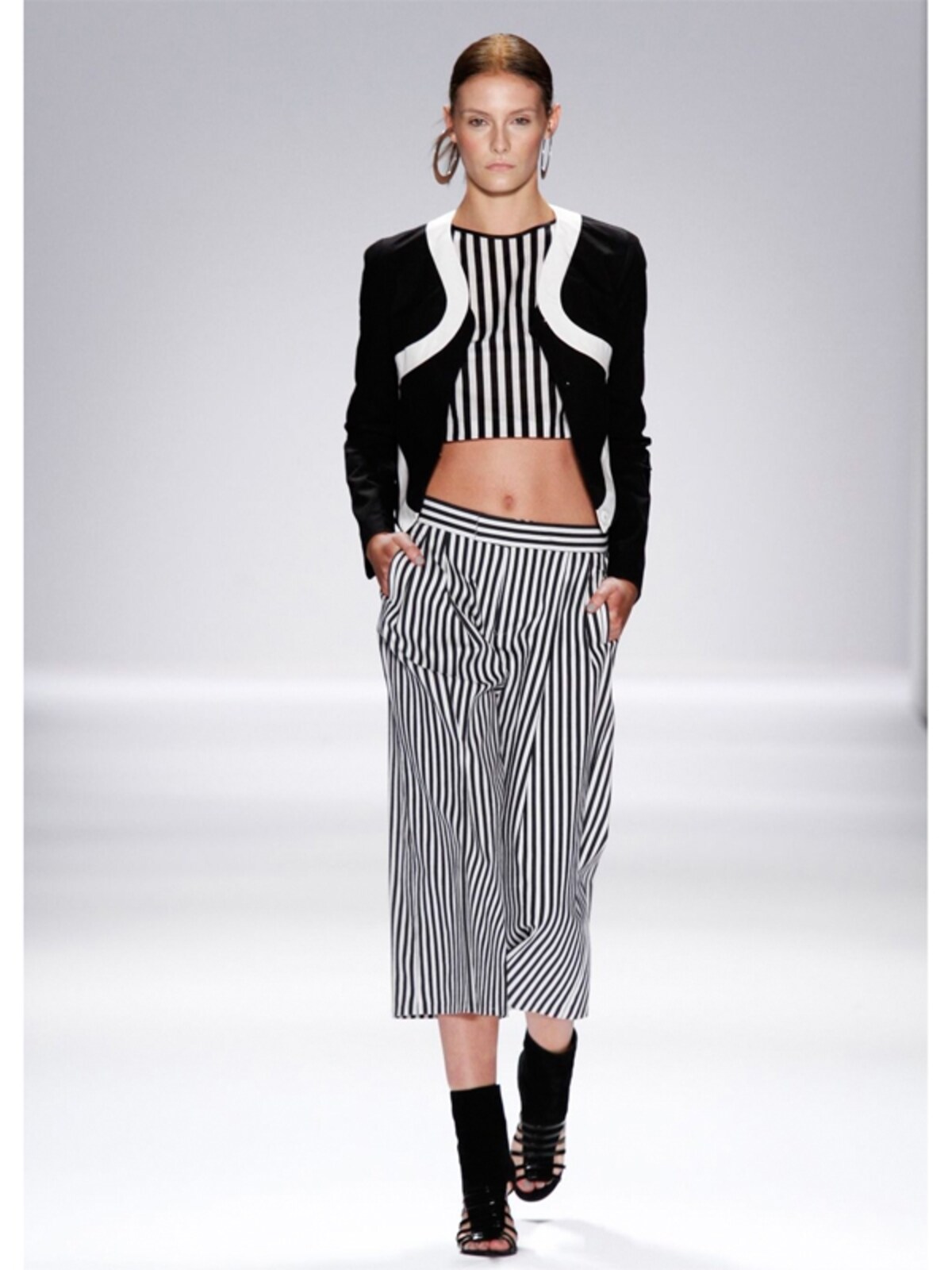 VIVIENNE TAM 2013春夏NYコレクション