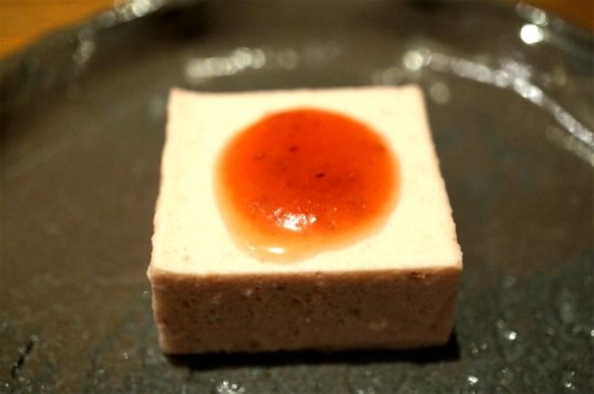 女峰（にょほう）を使った手作りのいちごのムースです