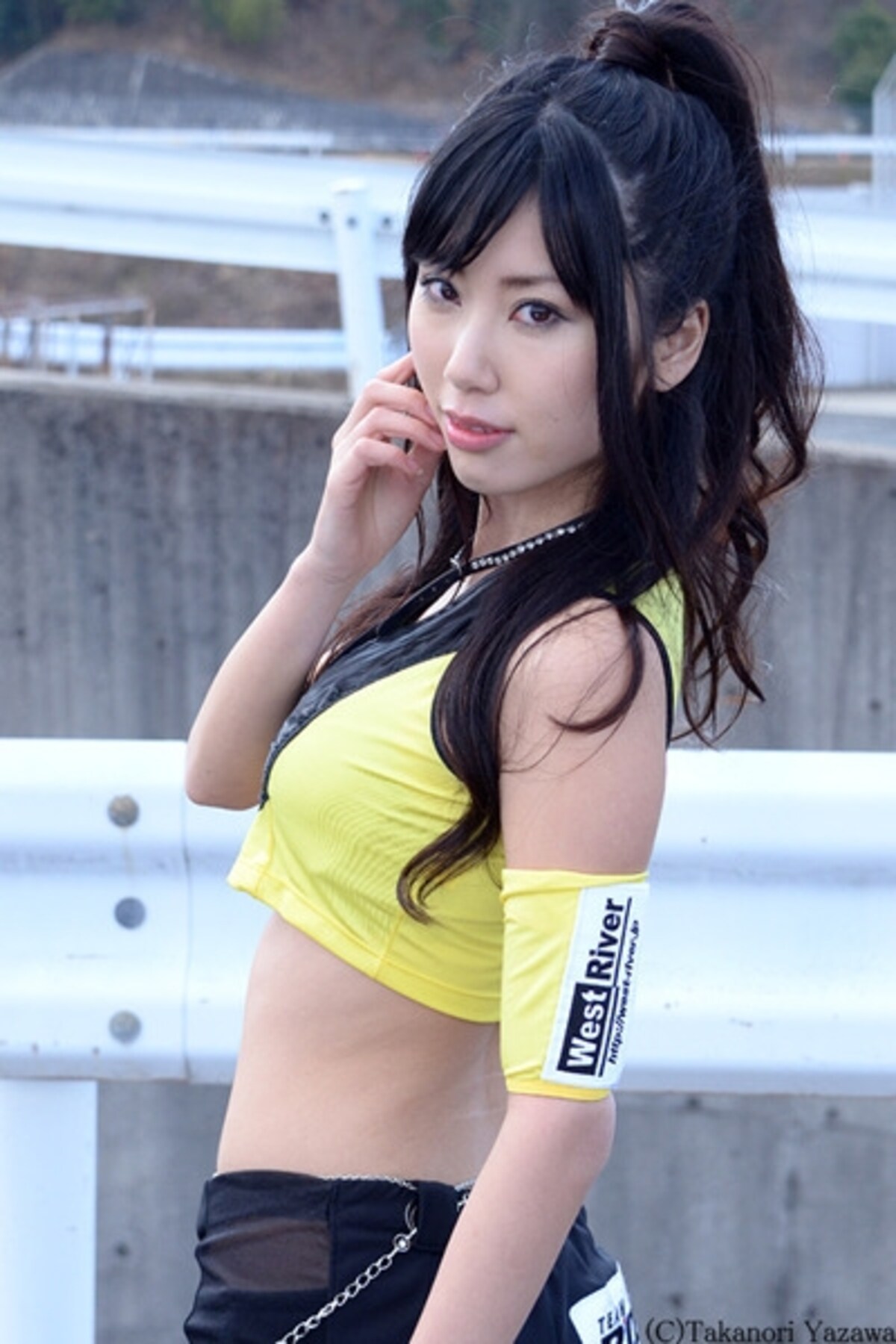 衣川茜／RQ'ｓレーシングエンジェルズ