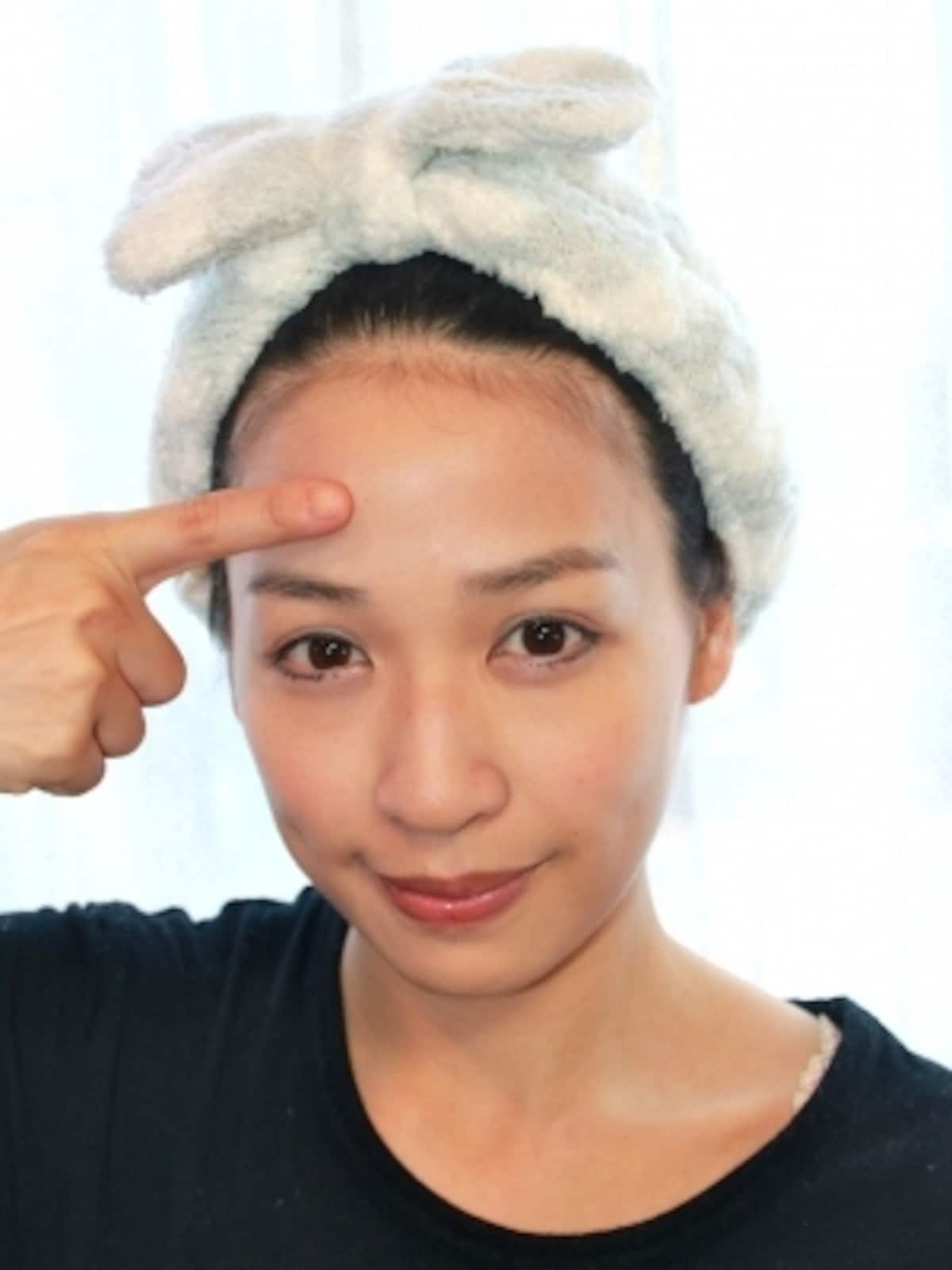 リンパを流す位置を確認します