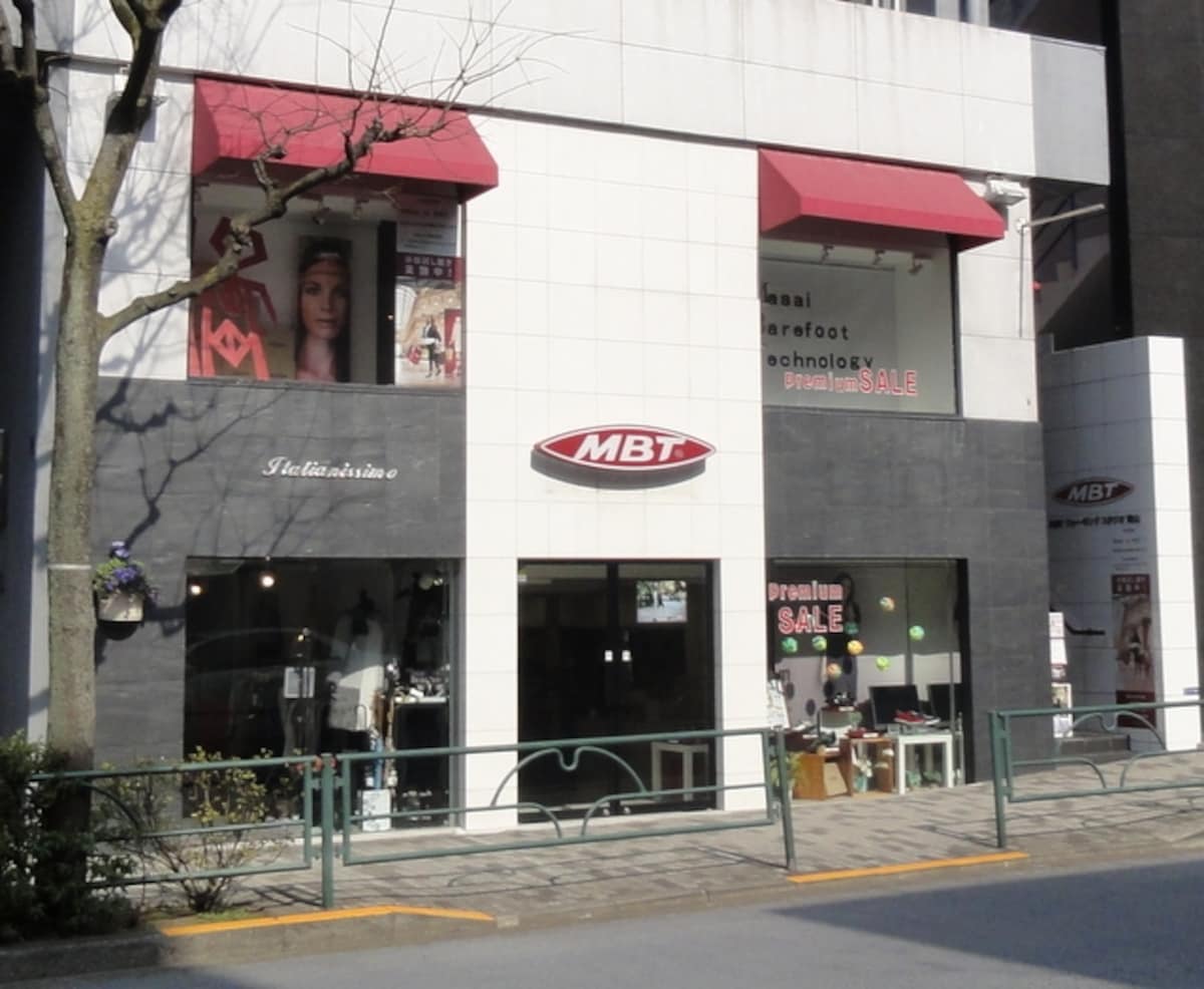 南青山のみゆき通り沿いにある