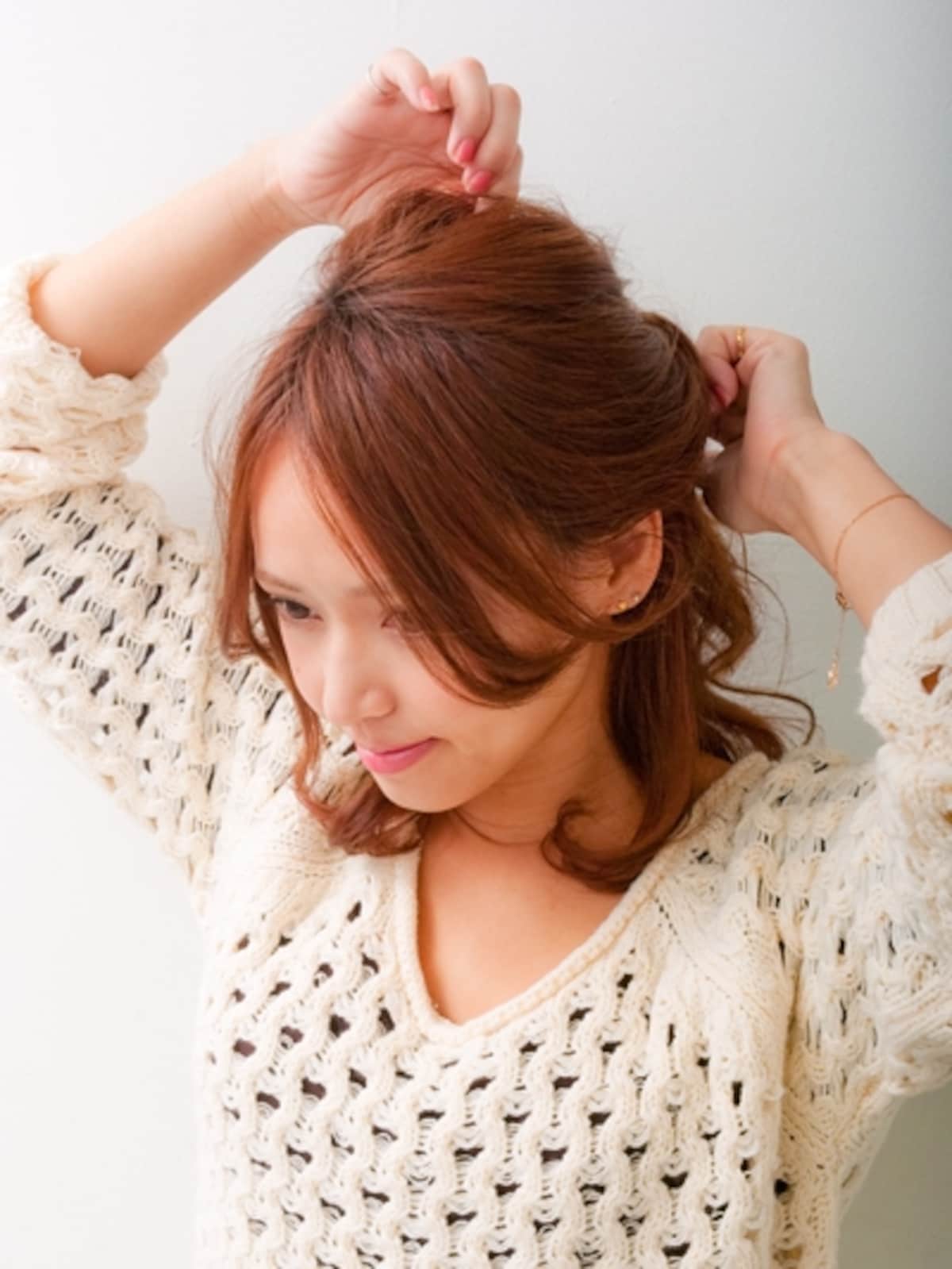 片手で押さえながら引くと失敗しない