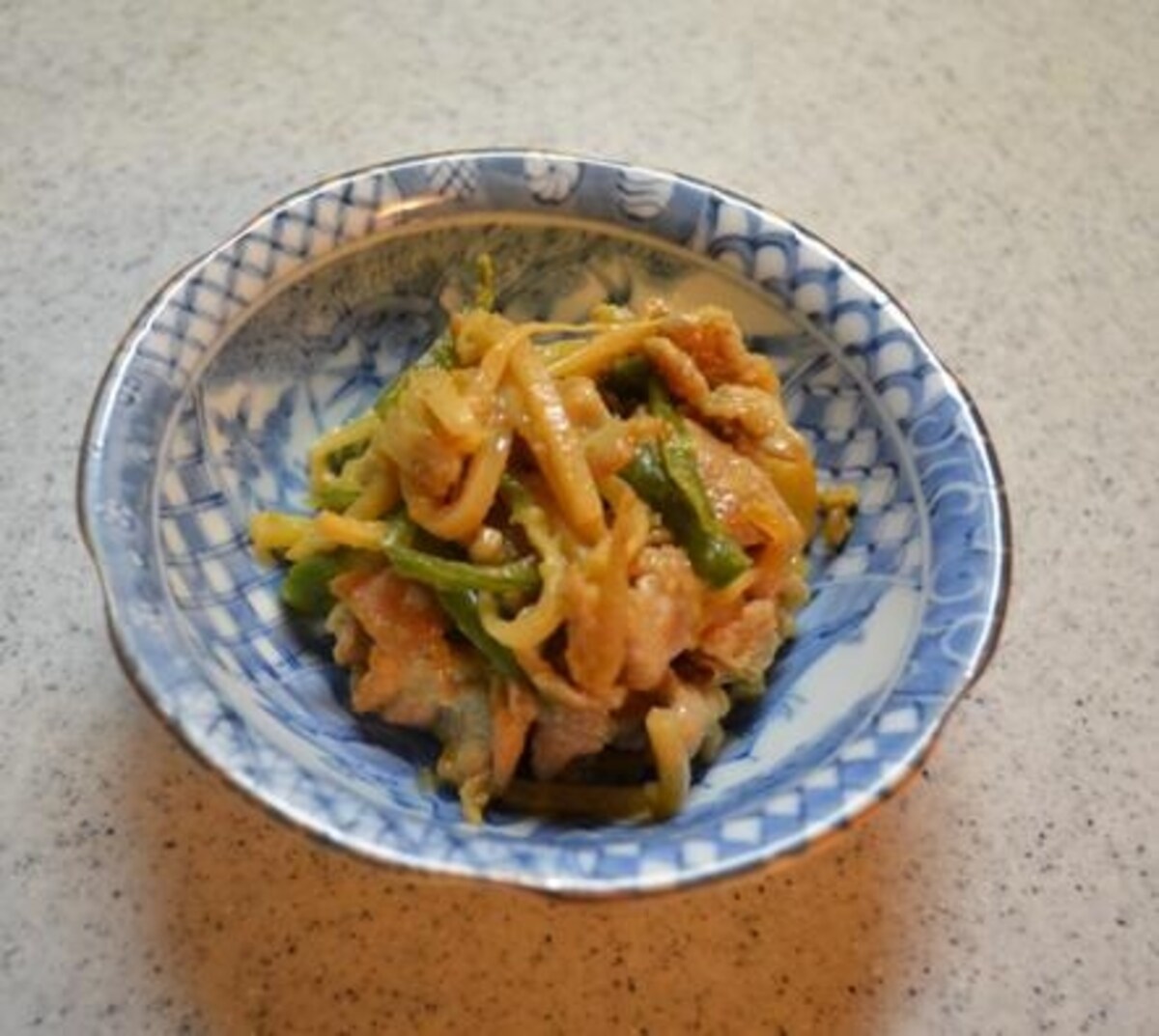 豚肉とたけのこのチンジャオロース風