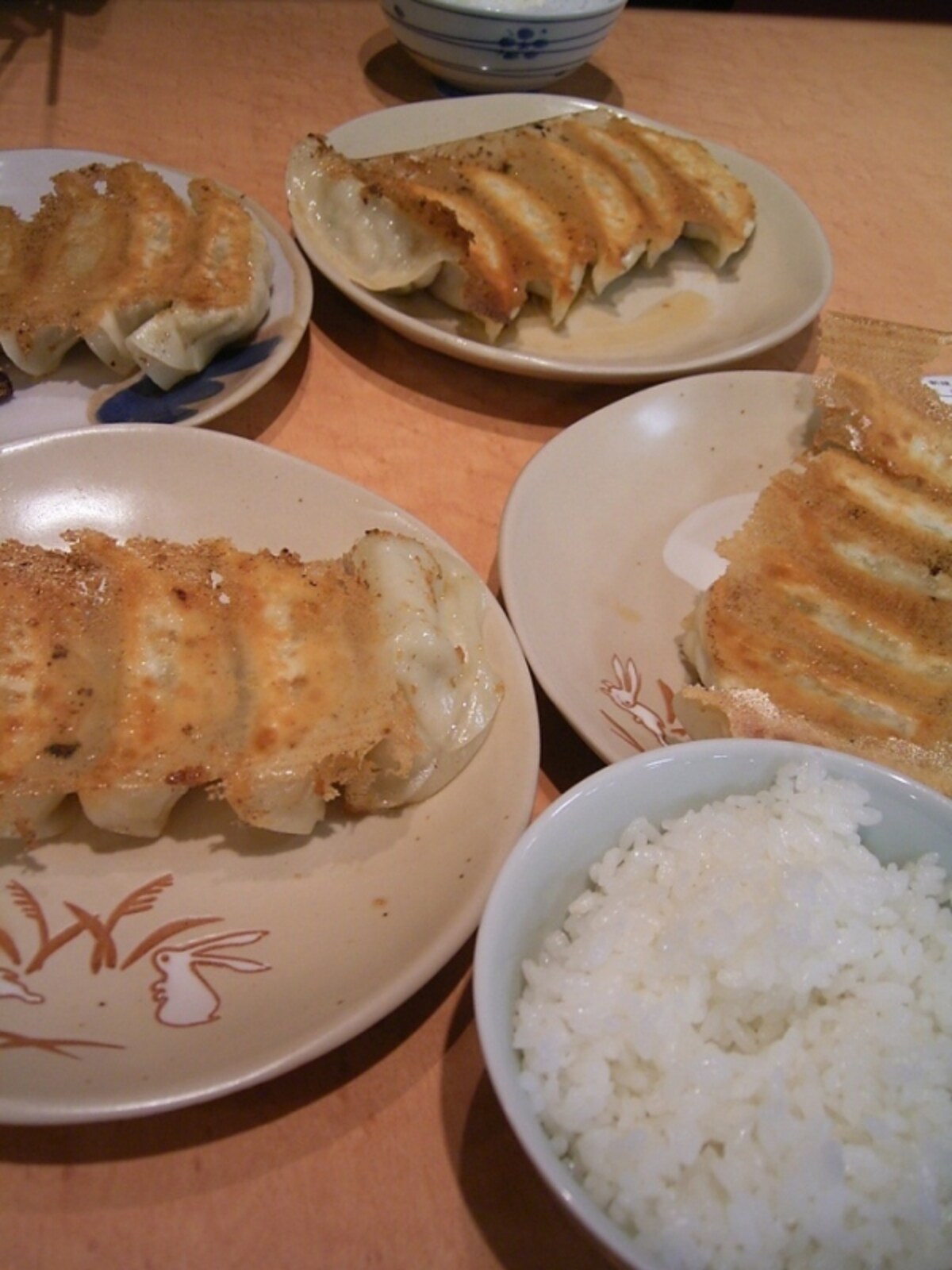 食べ比べて、好みの餃子を見つけるのも楽しい