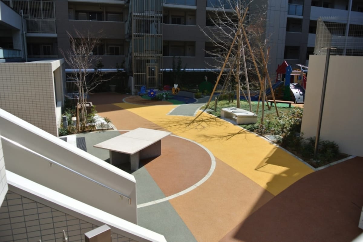 プラウド船橋の中庭