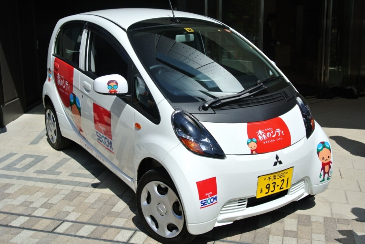 警備車両。