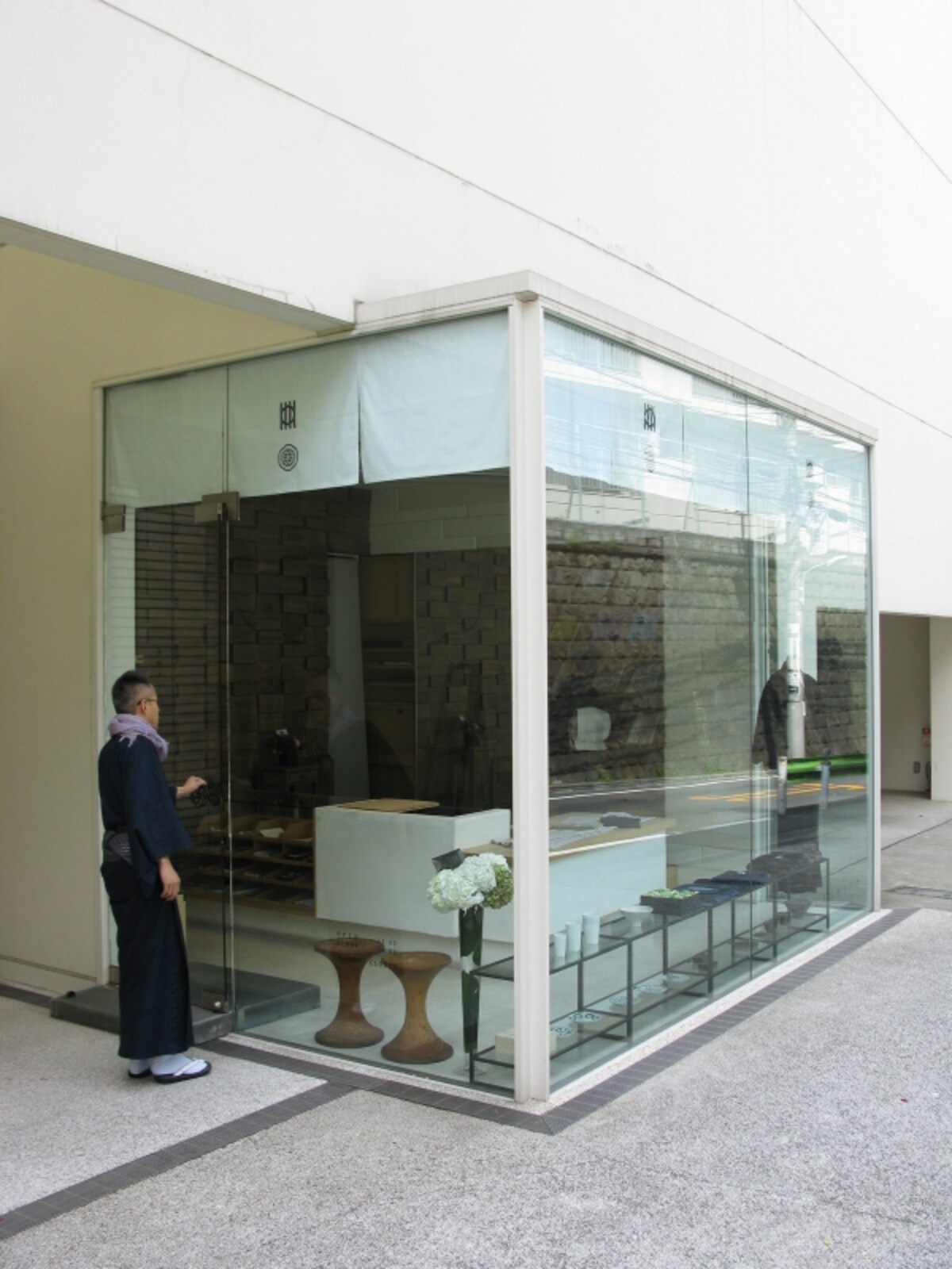 「awai HIGASHIYA」
