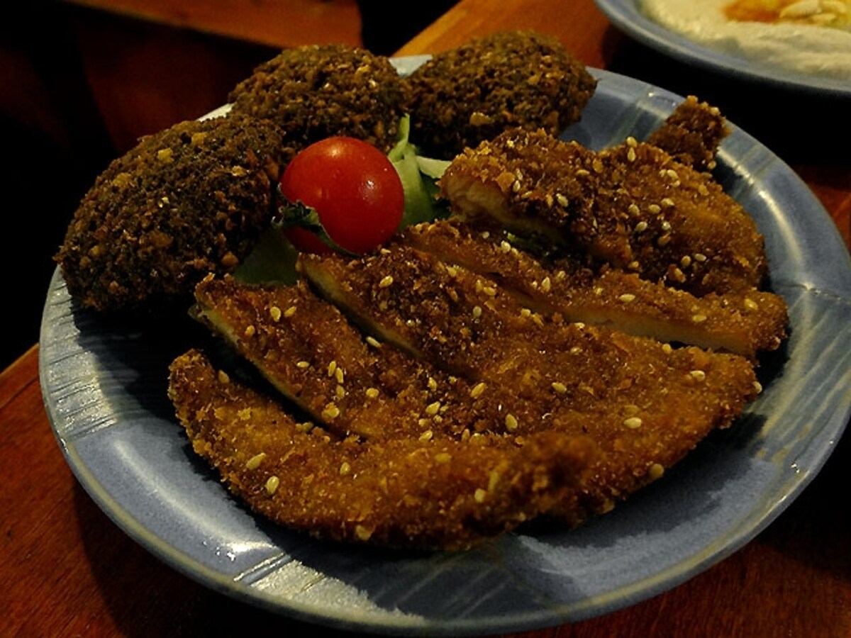 ファラフェル、チキン シニッツェル