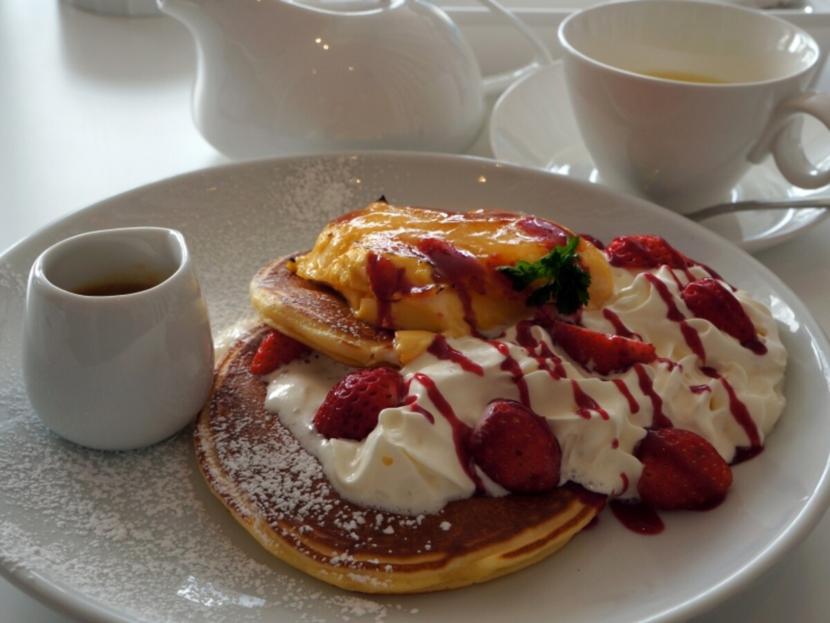苺とクレームブリュレのパンケーキ　フランボワーズソース　1450円