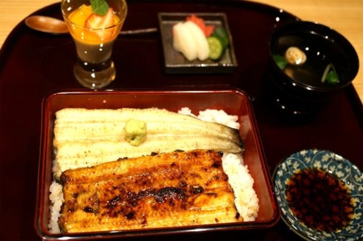 『鰻菜詩重』です