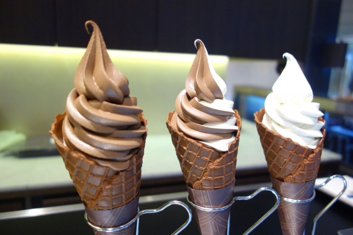 「ショコラソフトクリーム（ビター、ホワイト、ミックス）　各540円（税込）