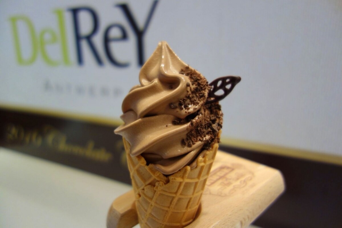 なめらかなクリーム。チョコレートのフレークがアクセントです