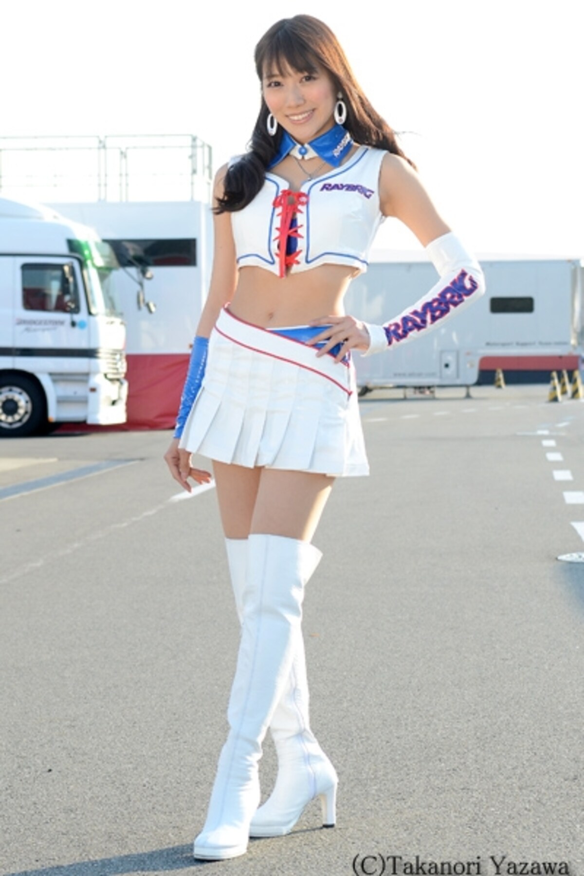 春那美希／RAYBRIG レースクイーン