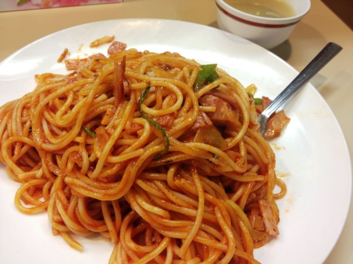 同店名物の「ナポリタン」