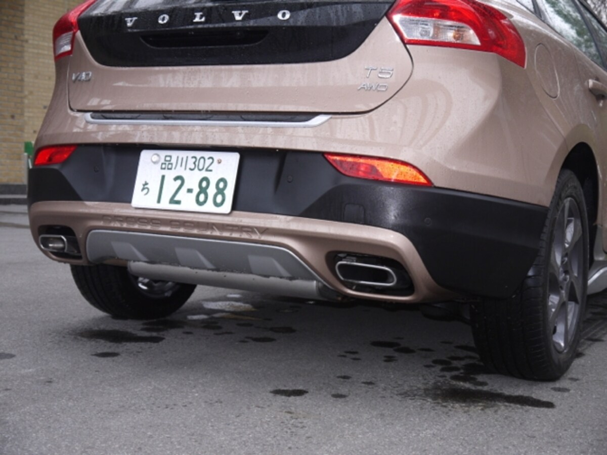 V40クロスカントリーリヤアップ