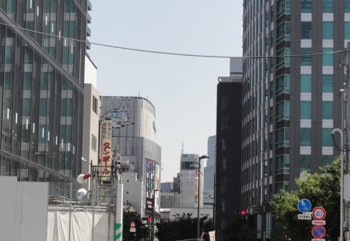 御徒町駅～秋葉原駅間もさほど距離はない。