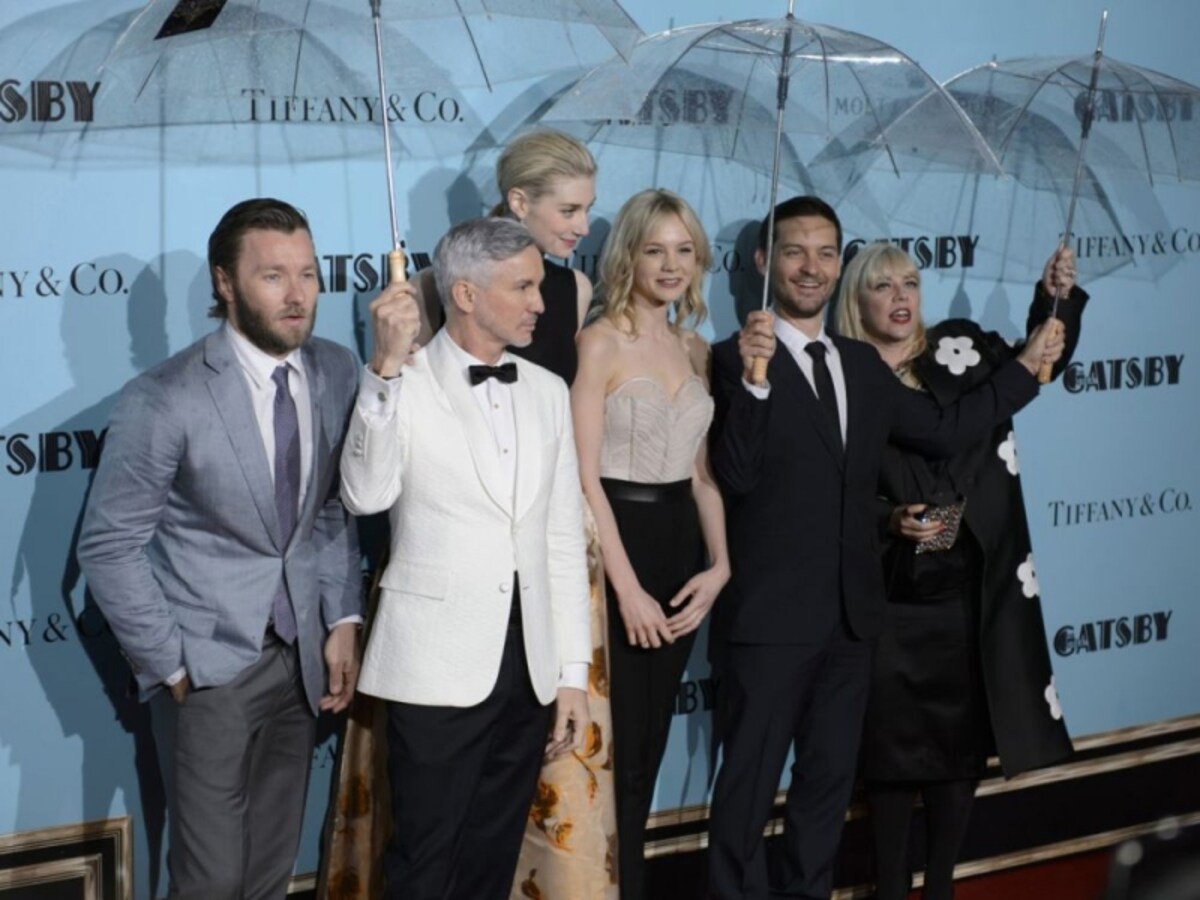 左からジョエル・エドガートン、バズ・ラーマン監督、エリザベス・デビッキ、キャリー・マリガン、トビー・マグワイア　(C)2013 Warner Bros. Entertainment Inc. All rights reserved.