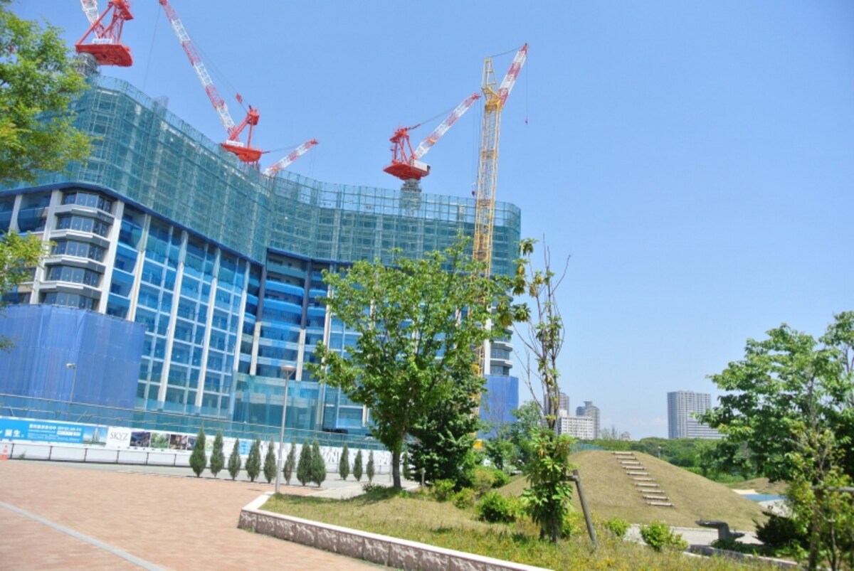 スカイズ　タワー＆ガーデンの建設現場