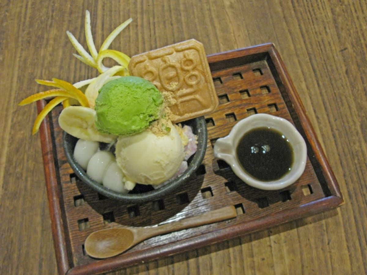 茶房特製あんみつ【七福春日】