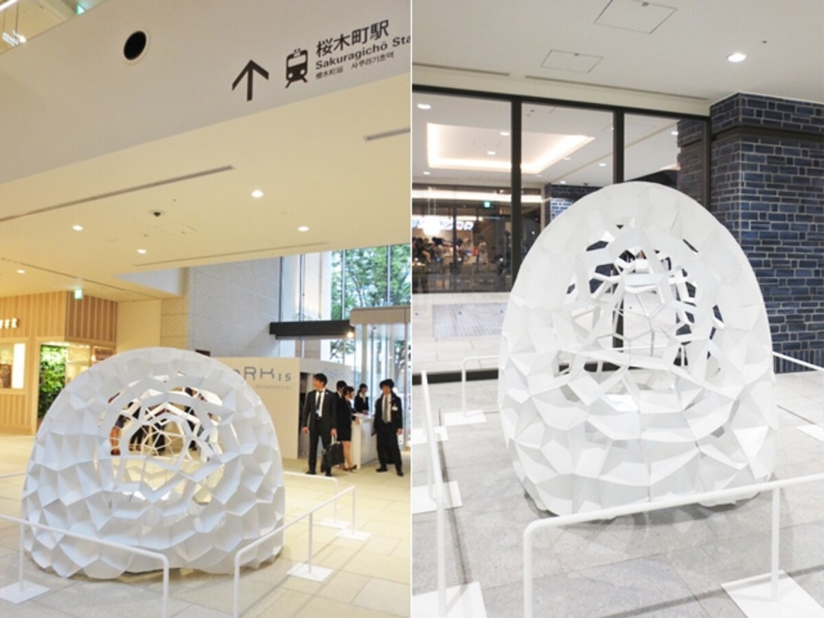 1階吹き抜け空間（左）と地下4階みなとみらい線接続口（右）では「noiz architects.」デザインのパブリックアートがお出迎え