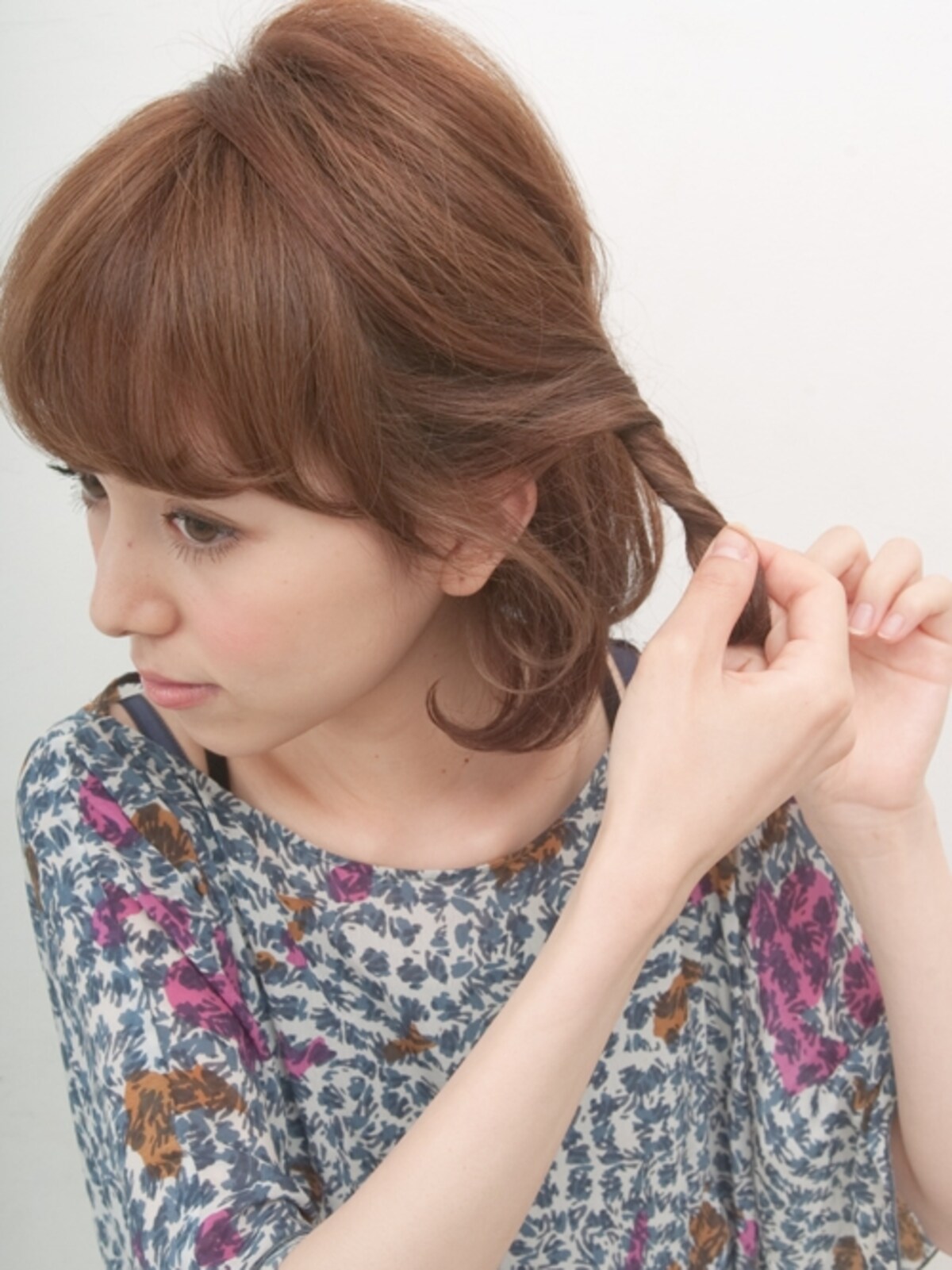 頭からあまり浮かせないように