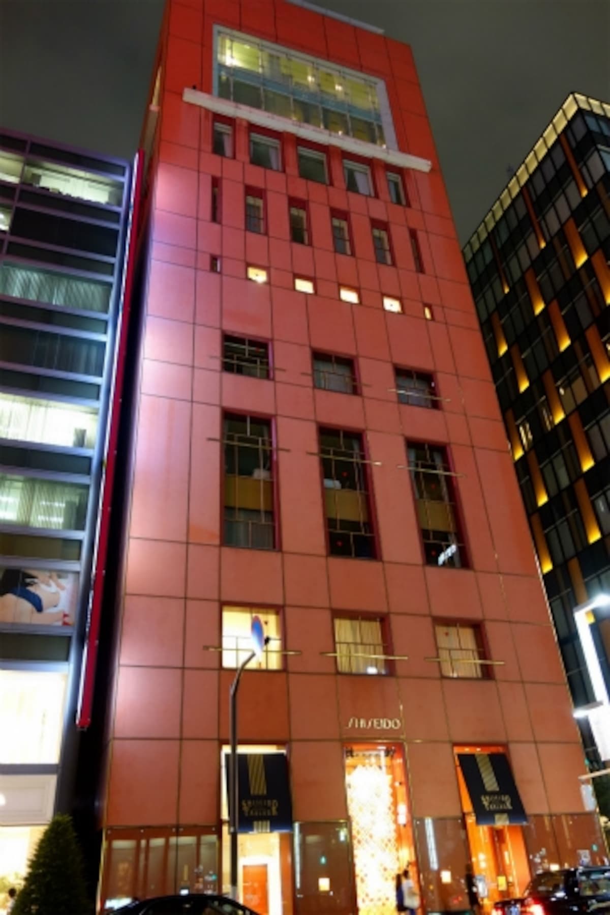 夜は灯台の様