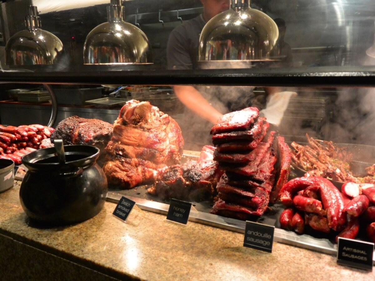 ディナー時には、これだけの種類のお肉が並ぶ