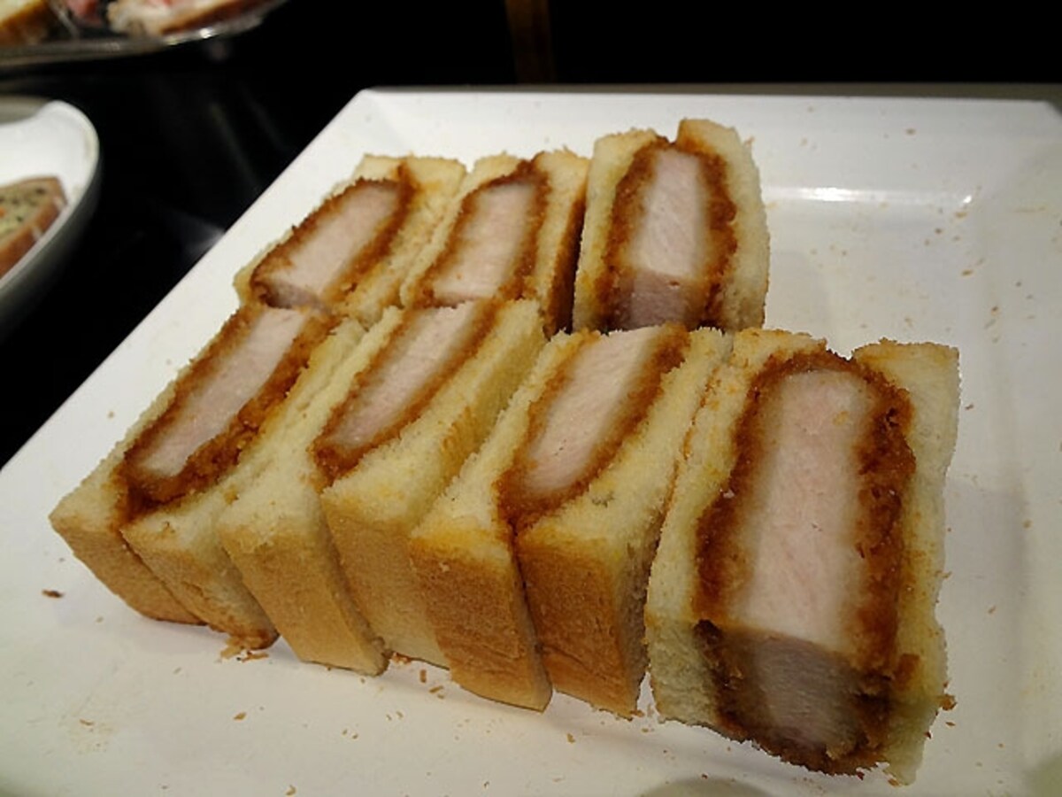 サンドッグ イン 神戸屋 八重洲店 かつサンド