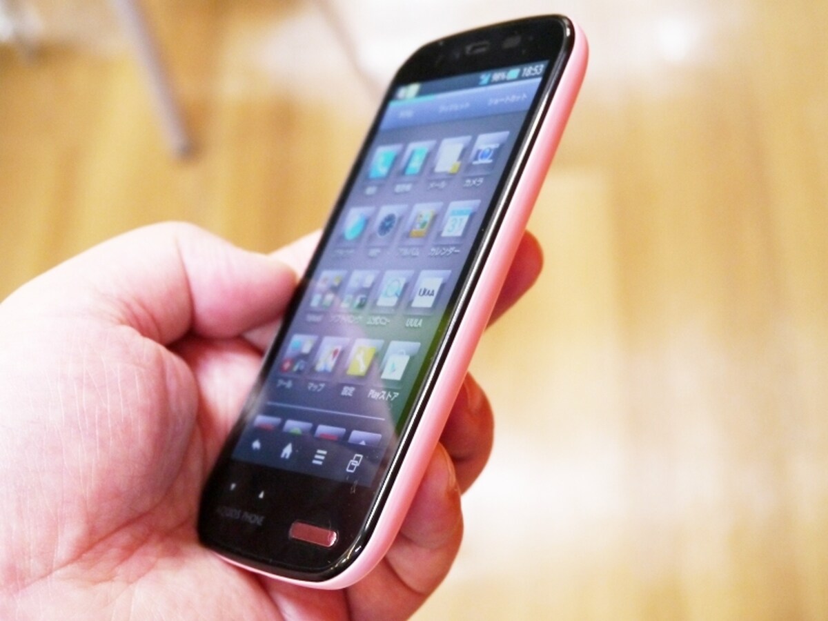 持ちやすさ実用性にフォーカスしたAQUOS PHONE ss 205SH