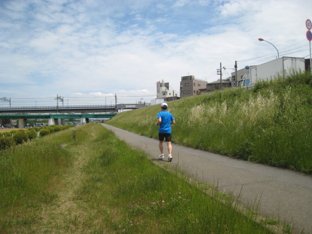 多摩川のランナー