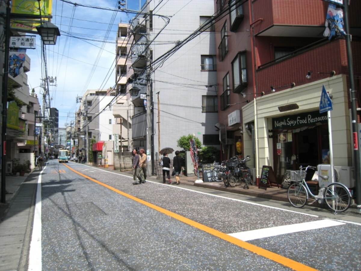 街道沿いのマンション