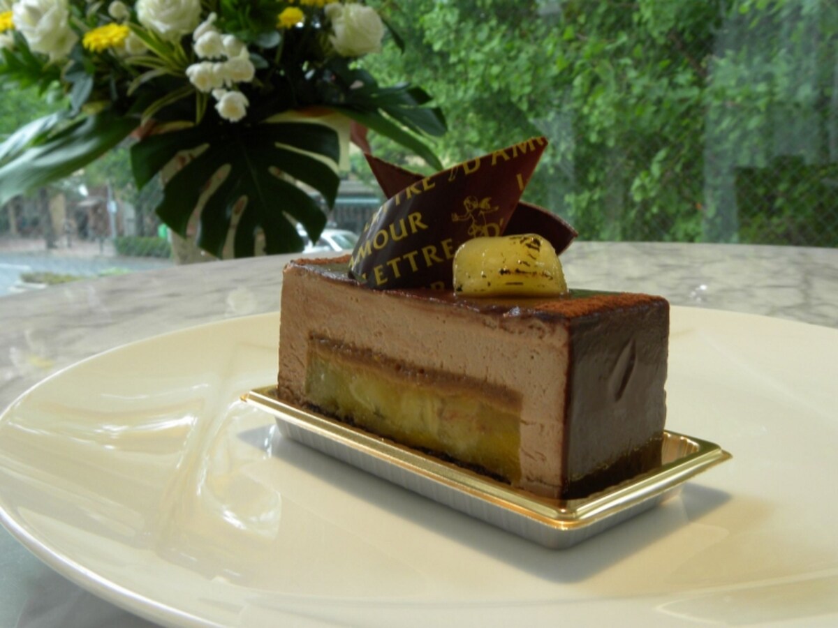 「レトルダムール グランメゾン白金」の夏のチョコレートケーキ「エグゾティック」(550円)