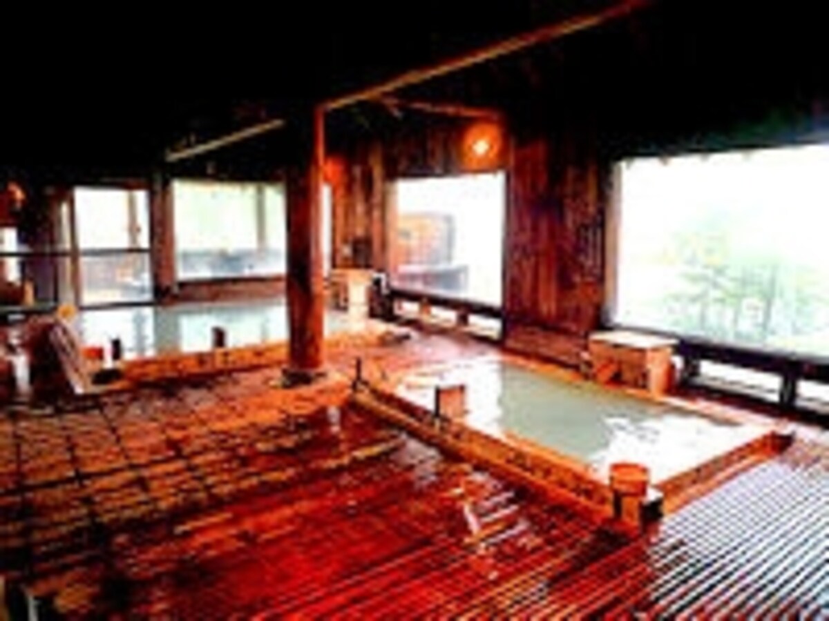 大浴場「長寿の湯」の苦湯(右側)
