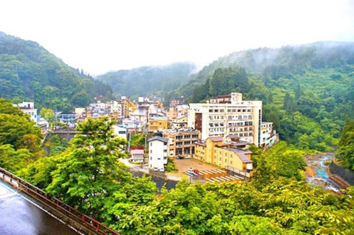 土湯温泉街中心部