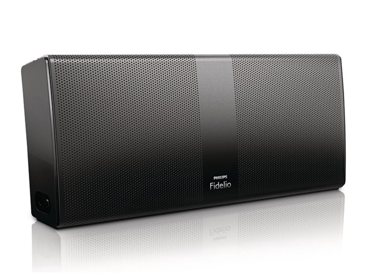 フィリップスの「Fidelio P9」（実勢価格2万8500円）