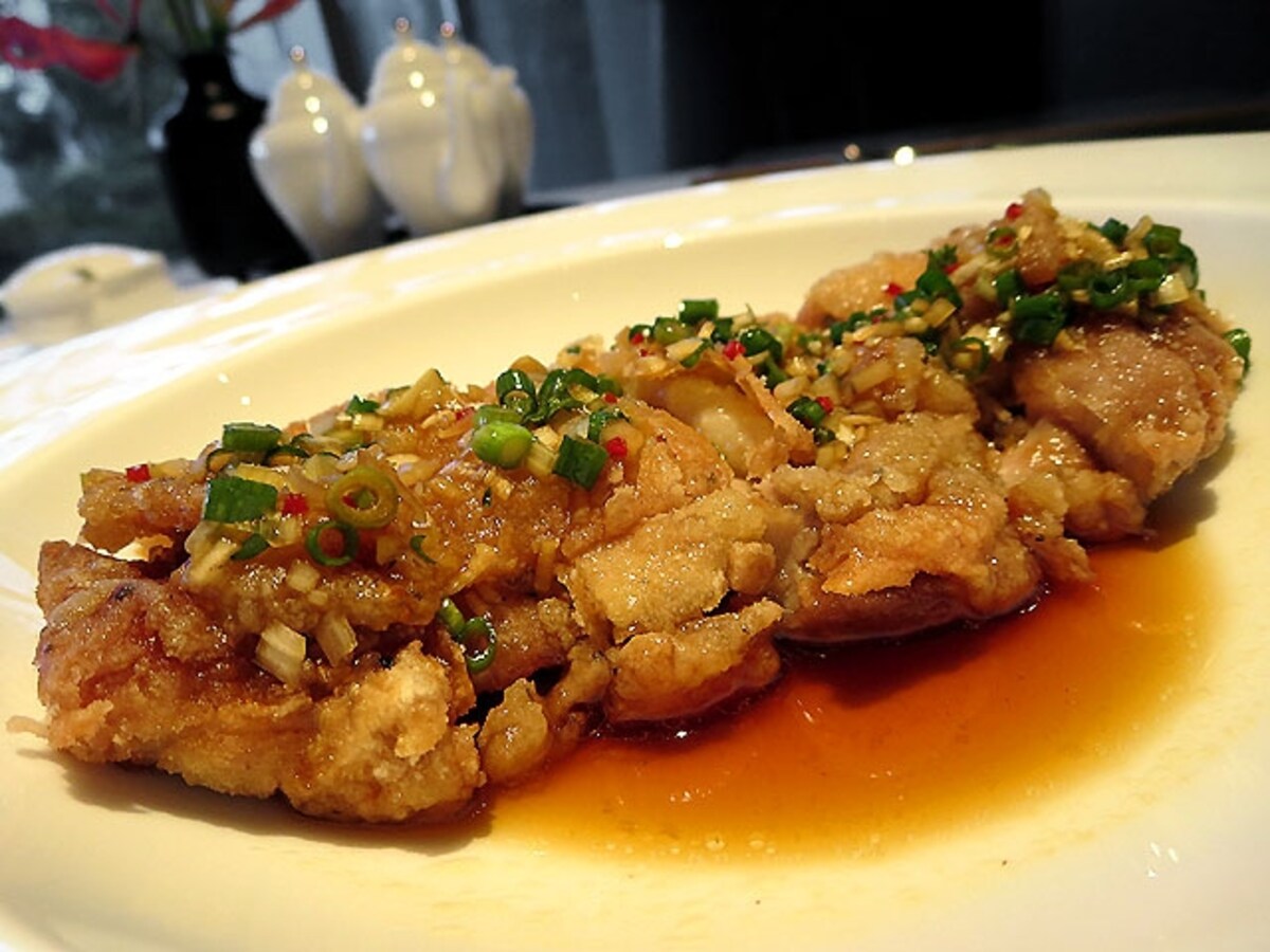 富士高原鶏の唐揚げ 特製ソースかけ