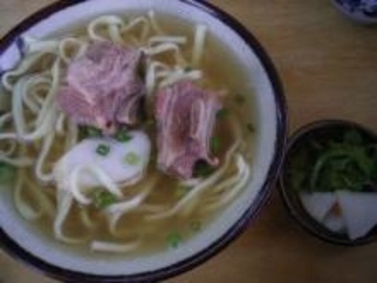 沖縄そばの「そば屋よしこ」