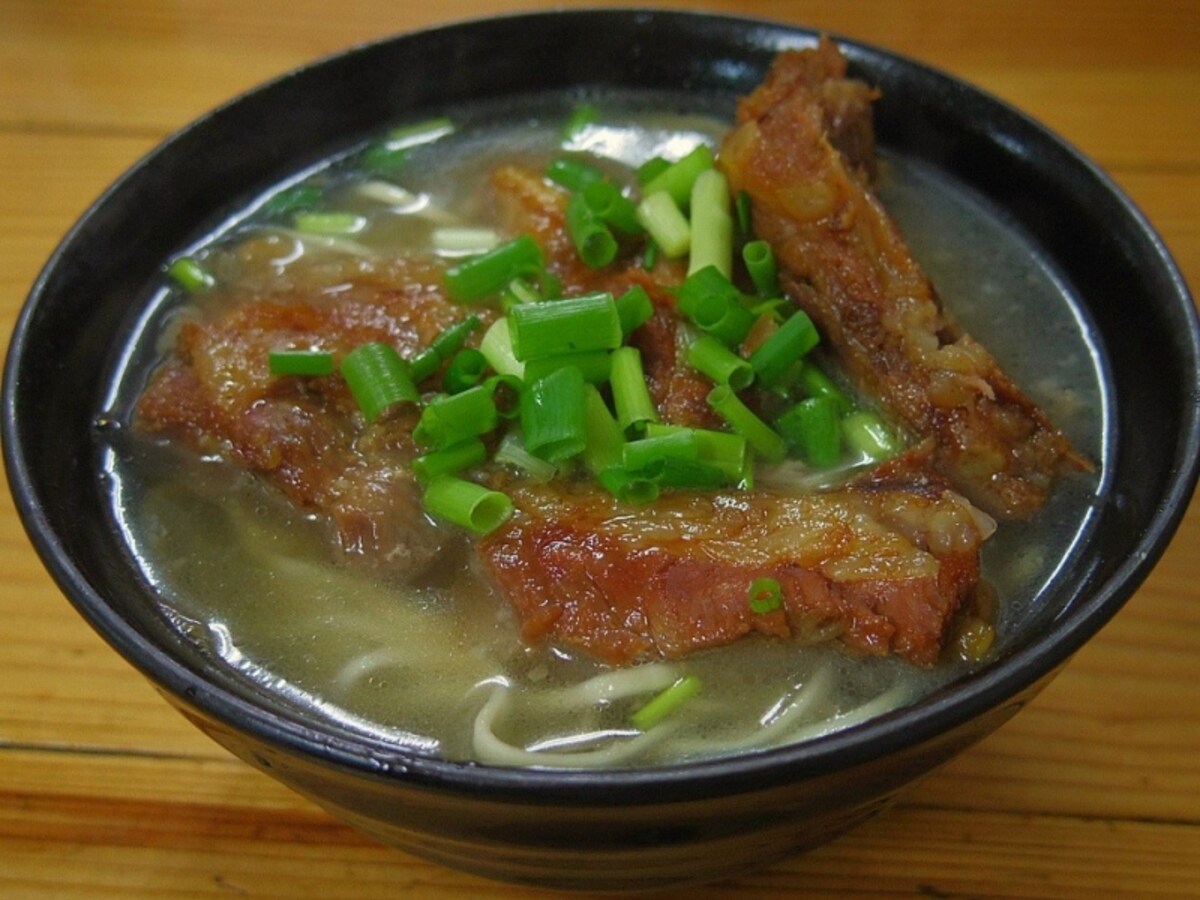 亀かめそばの軟骨そば