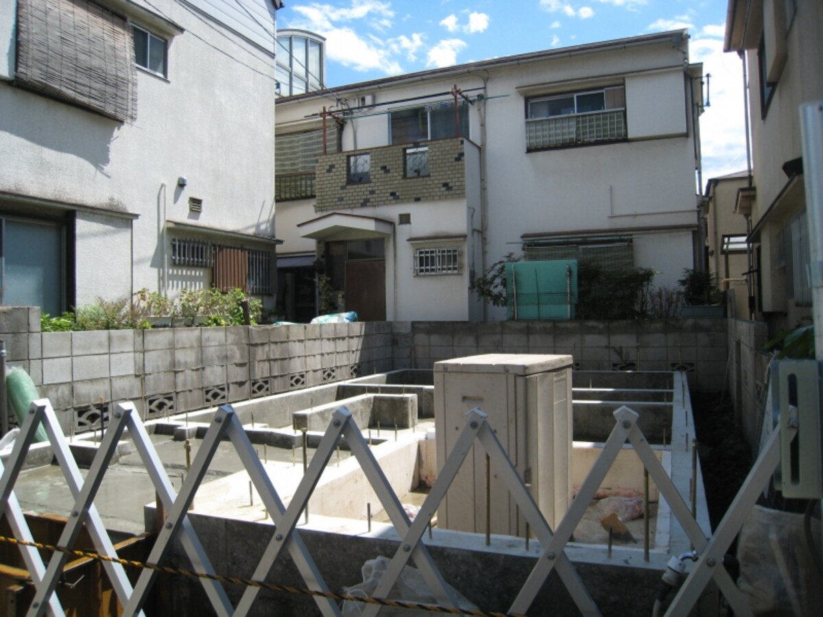 住宅建設中の土地