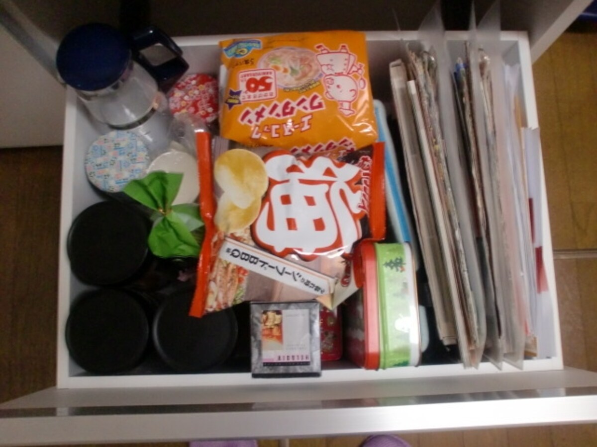 食器棚の引き出し