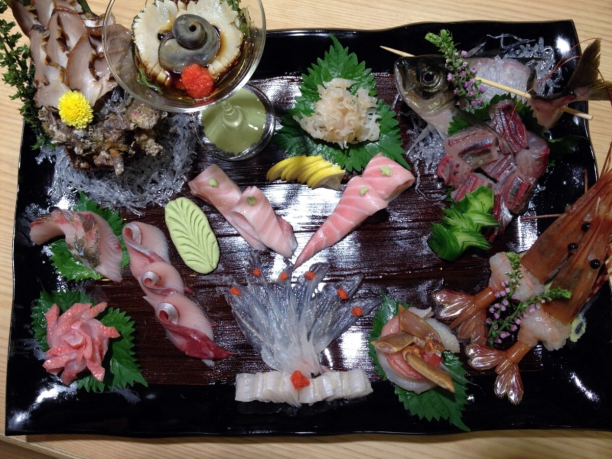 超豪華な刺身盛り合わせ