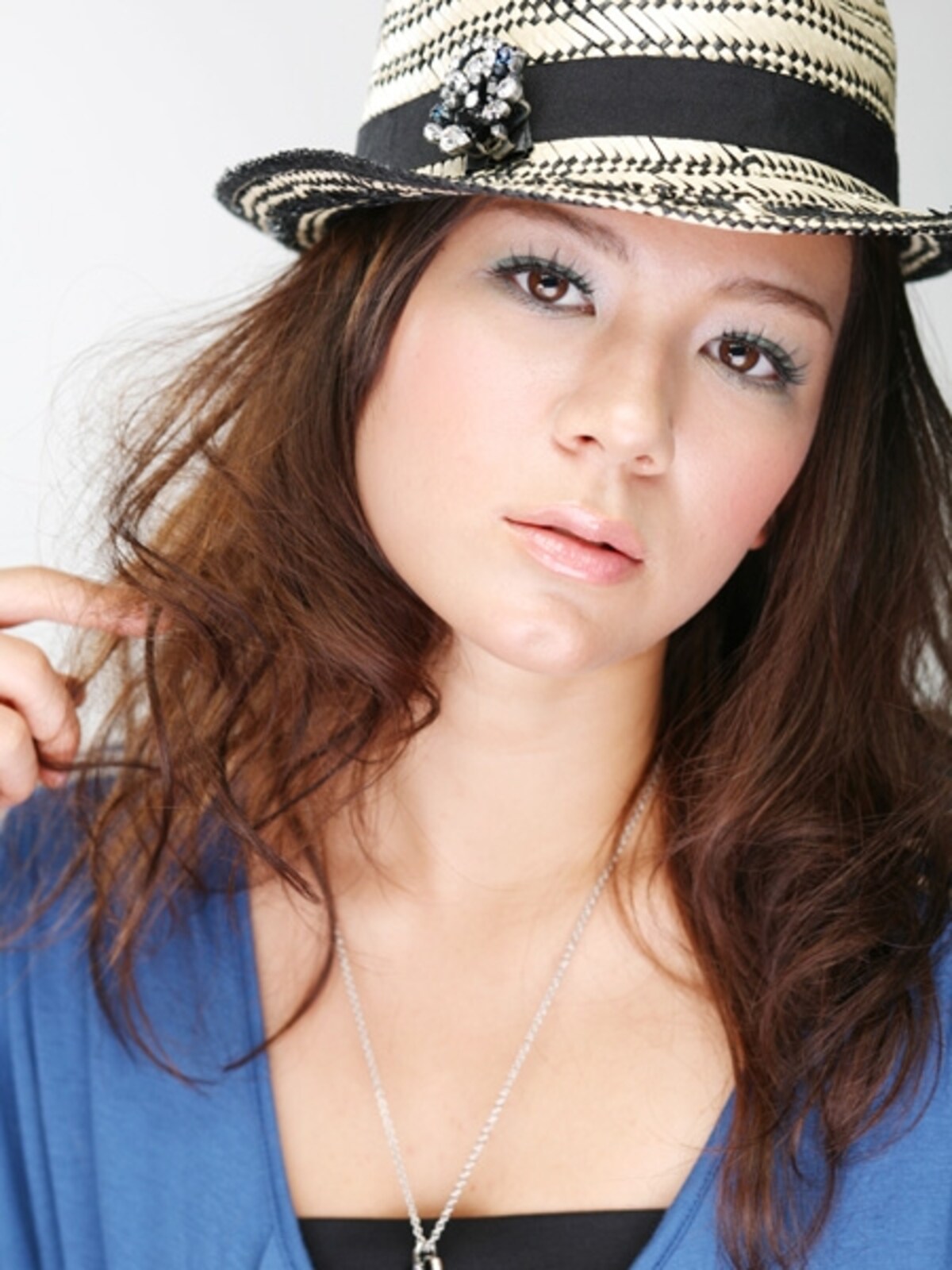 女性らしいグリーンの目元が印象的！