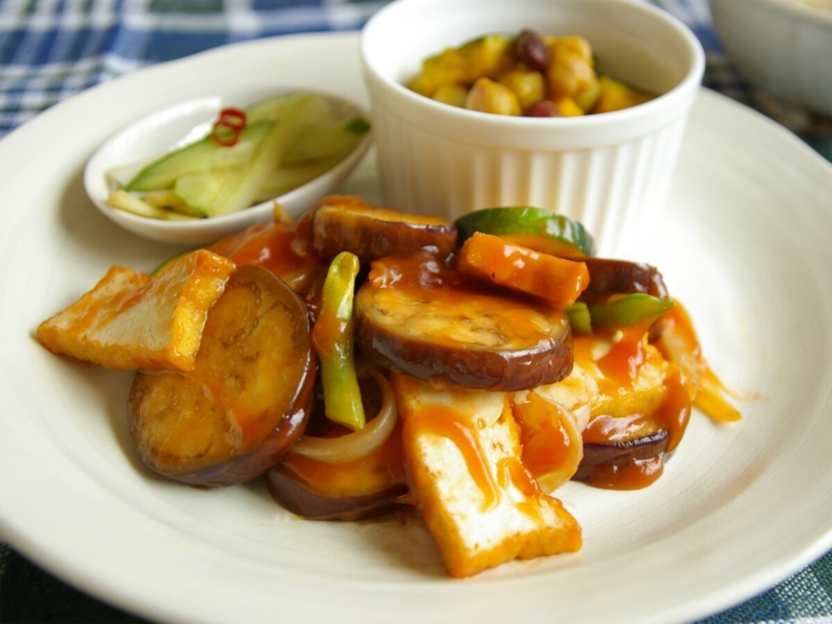 厚揚げと夏野菜の甘酢炒め