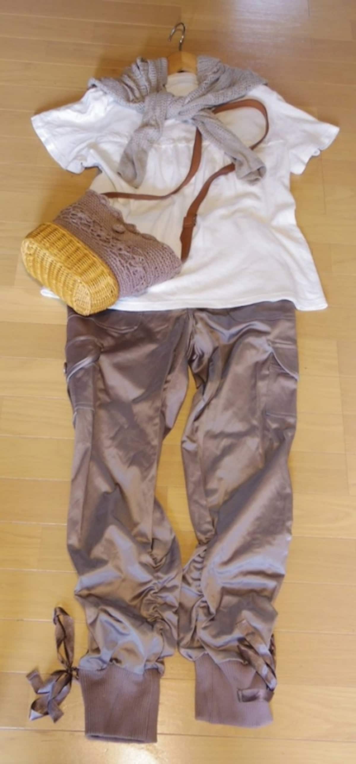 編み目模様カーデでディレクター巻き