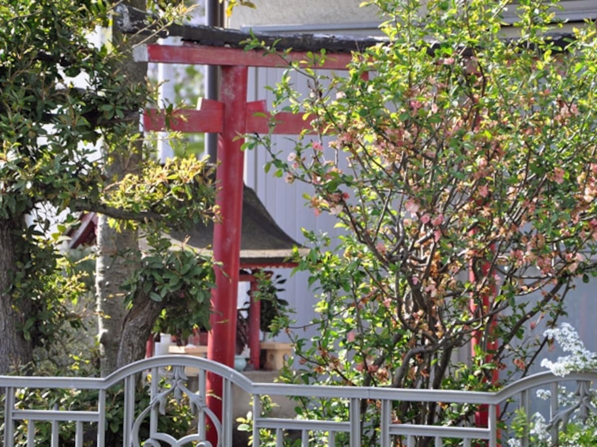 敷地内の祠